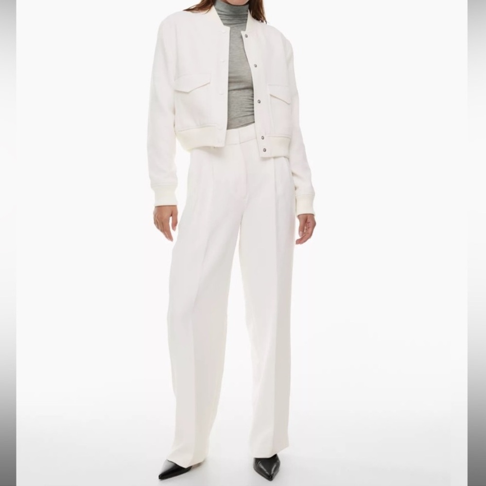 Aritzia Effortless Pant